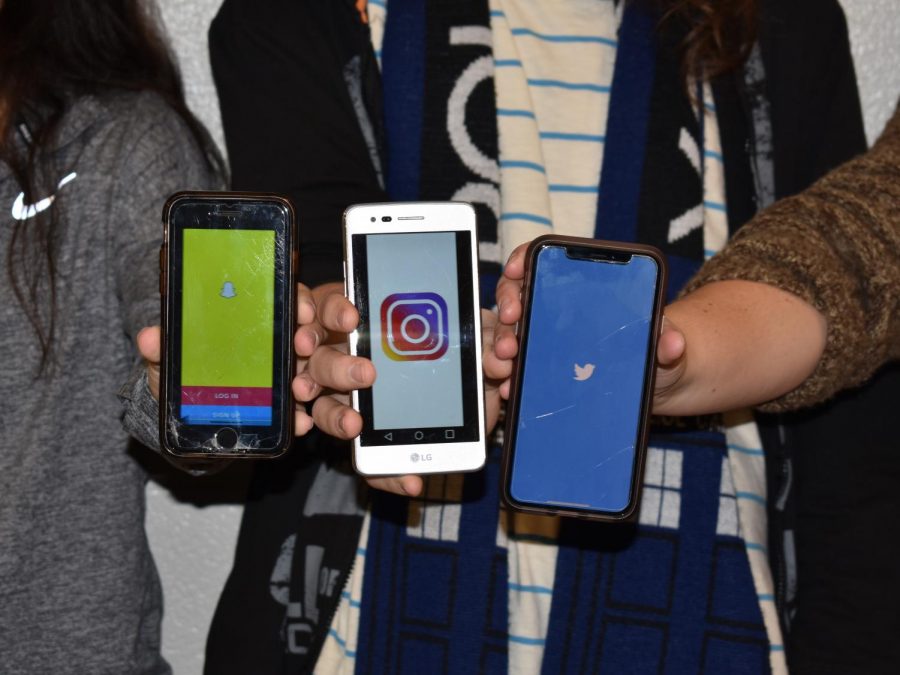 Teens show off their favorite social media applications.