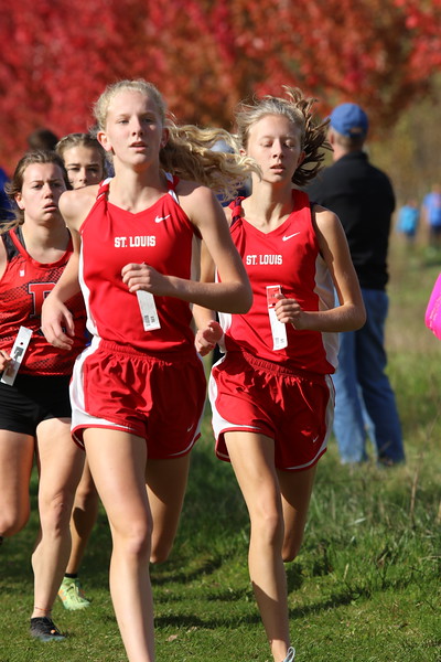 Mikenna Borie (left) and Mikaila Borie (right) both pushed themselves to run season PRs.