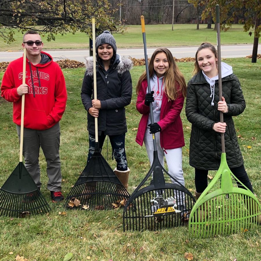 St. Louis students in YAC help out the community.