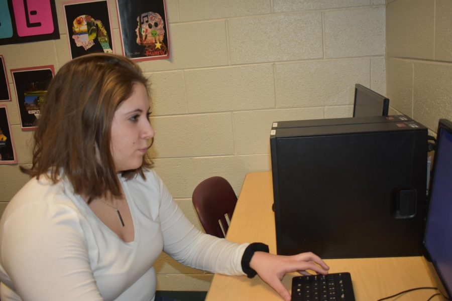 Sophomore Kaylyn Collins works on her BPA project.