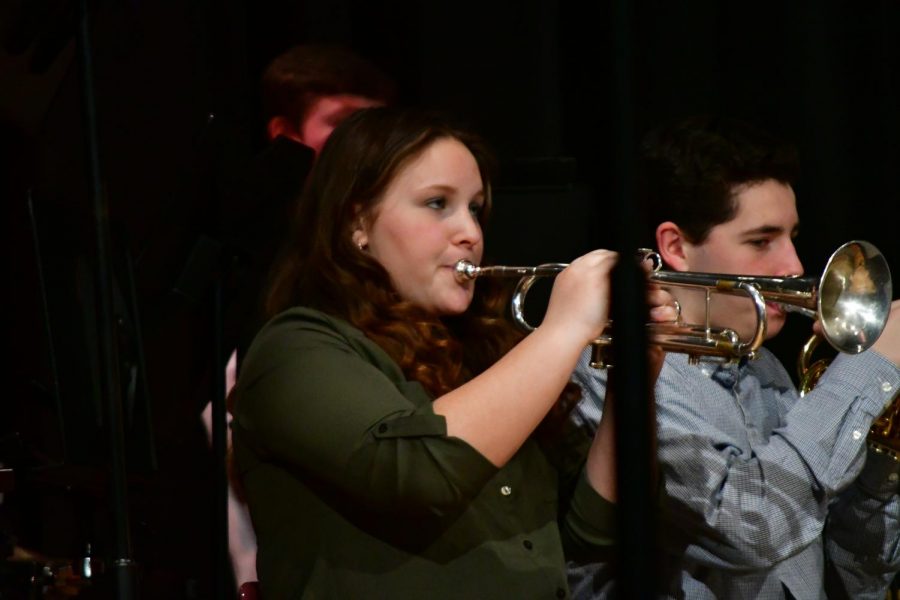 Dilynn+Everitt+%28left%29+and+Ethan+Shattuck+%28right%29+perfectly+play+their+trumpets+during+the+performance.