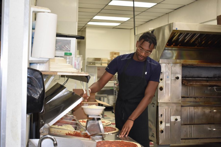 Avante Taylor works at Main Street Pizza.