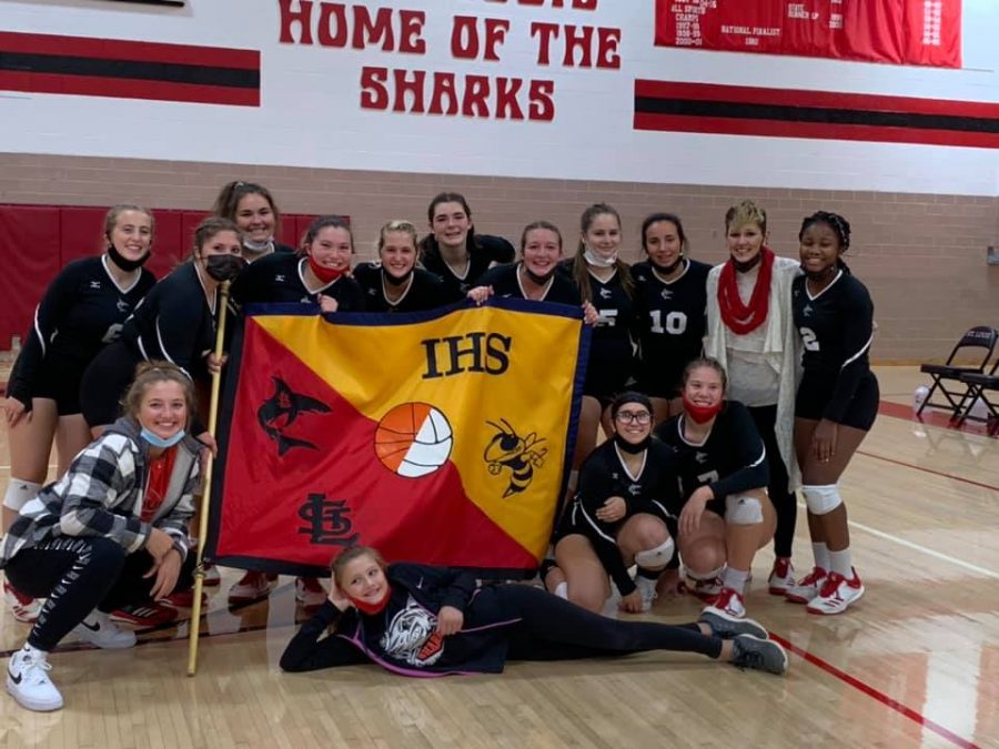 The St. Louis volleyball team beat Ithaca to win back the flag.