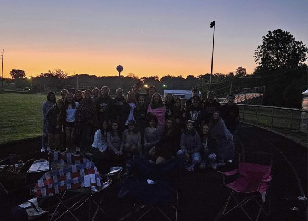 The St. Louis High School Class of 2024 celebrates Senior Sunrise together