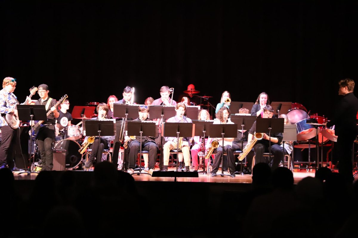 Opening the show, the jazz band starts things off strong.