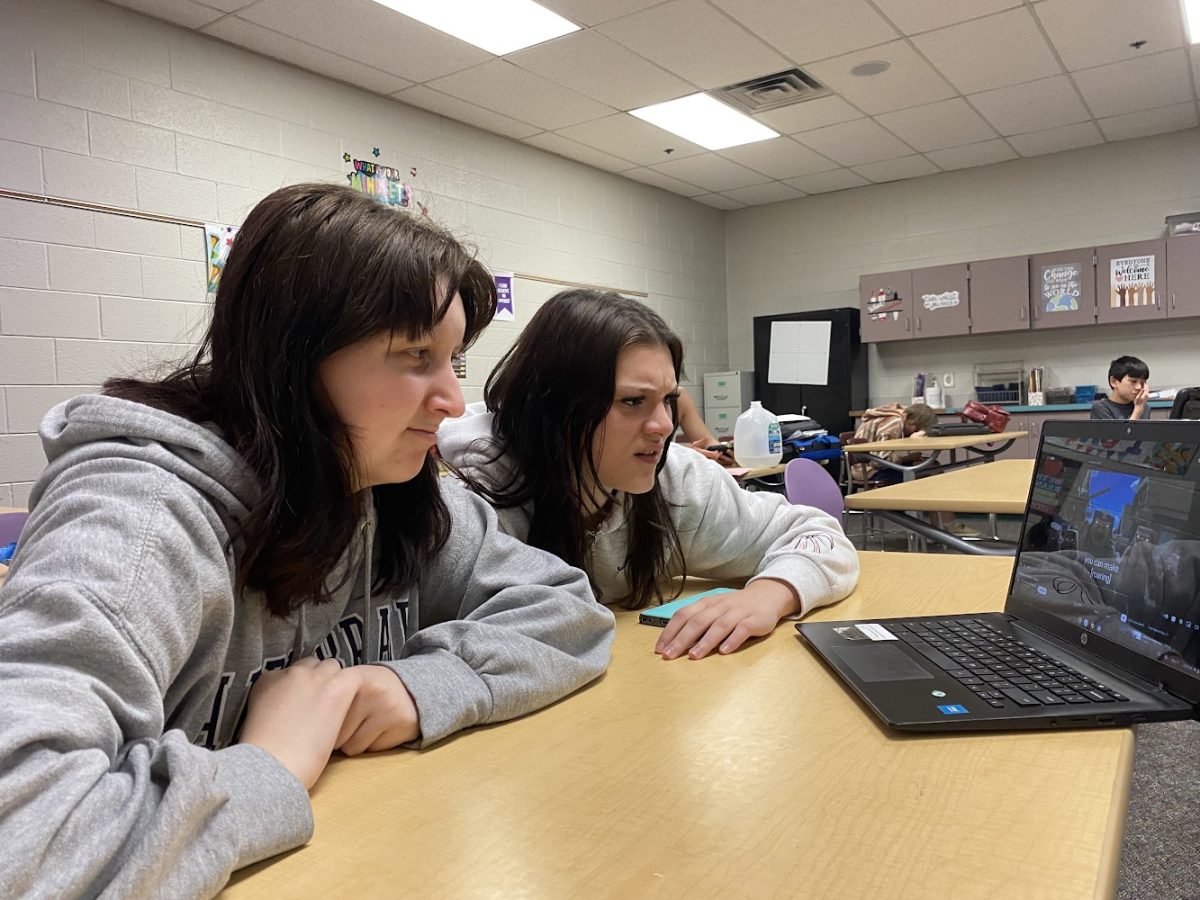 St Louis High School students take a look at the Minecraft Movie!