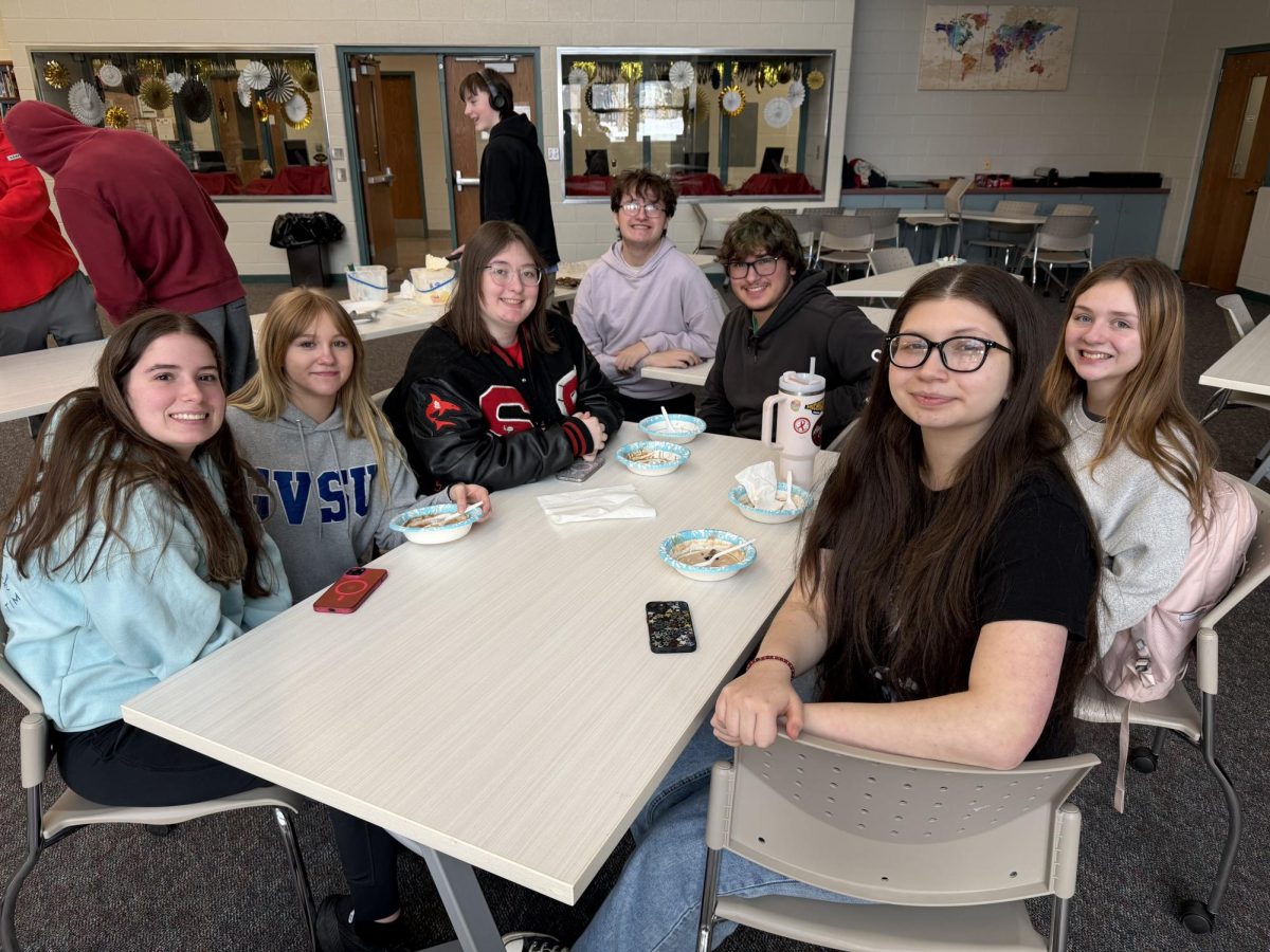Various SLHS Seniors enjoy their sundaes!